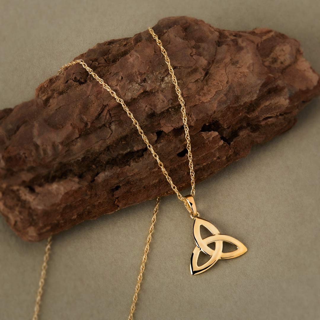 9K Gold Small Trinity Knot Pendant - Image 2