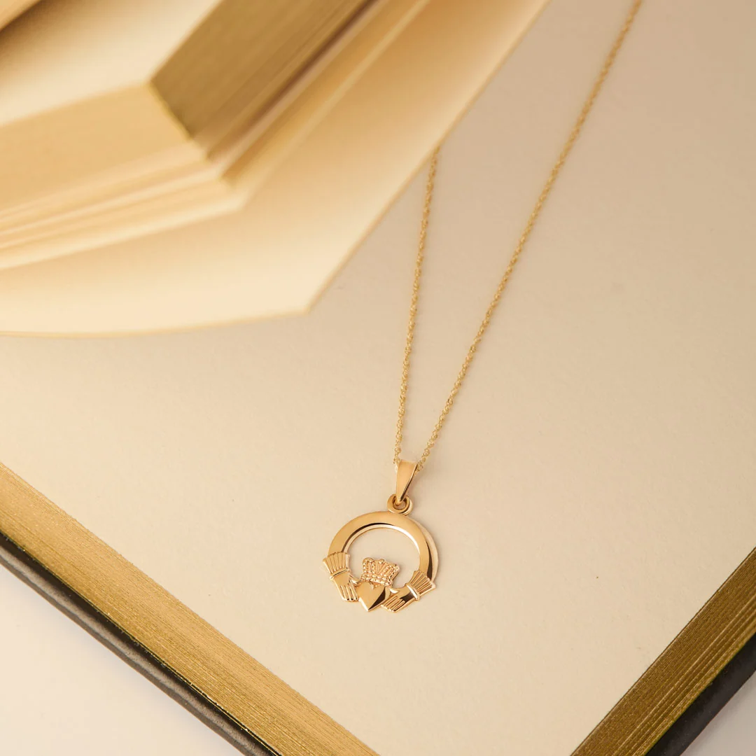 Gold Claddagh Necklace - Image 3