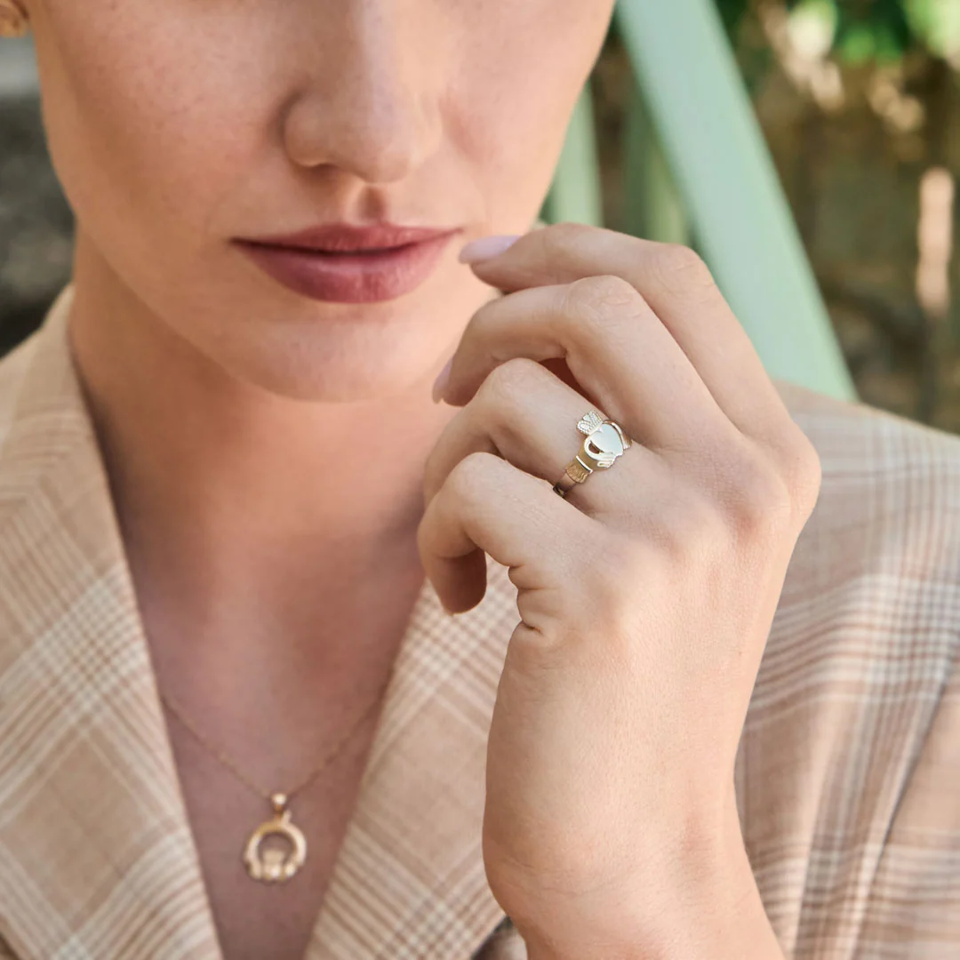Light Weight Gold Claddagh Ring - Image 3