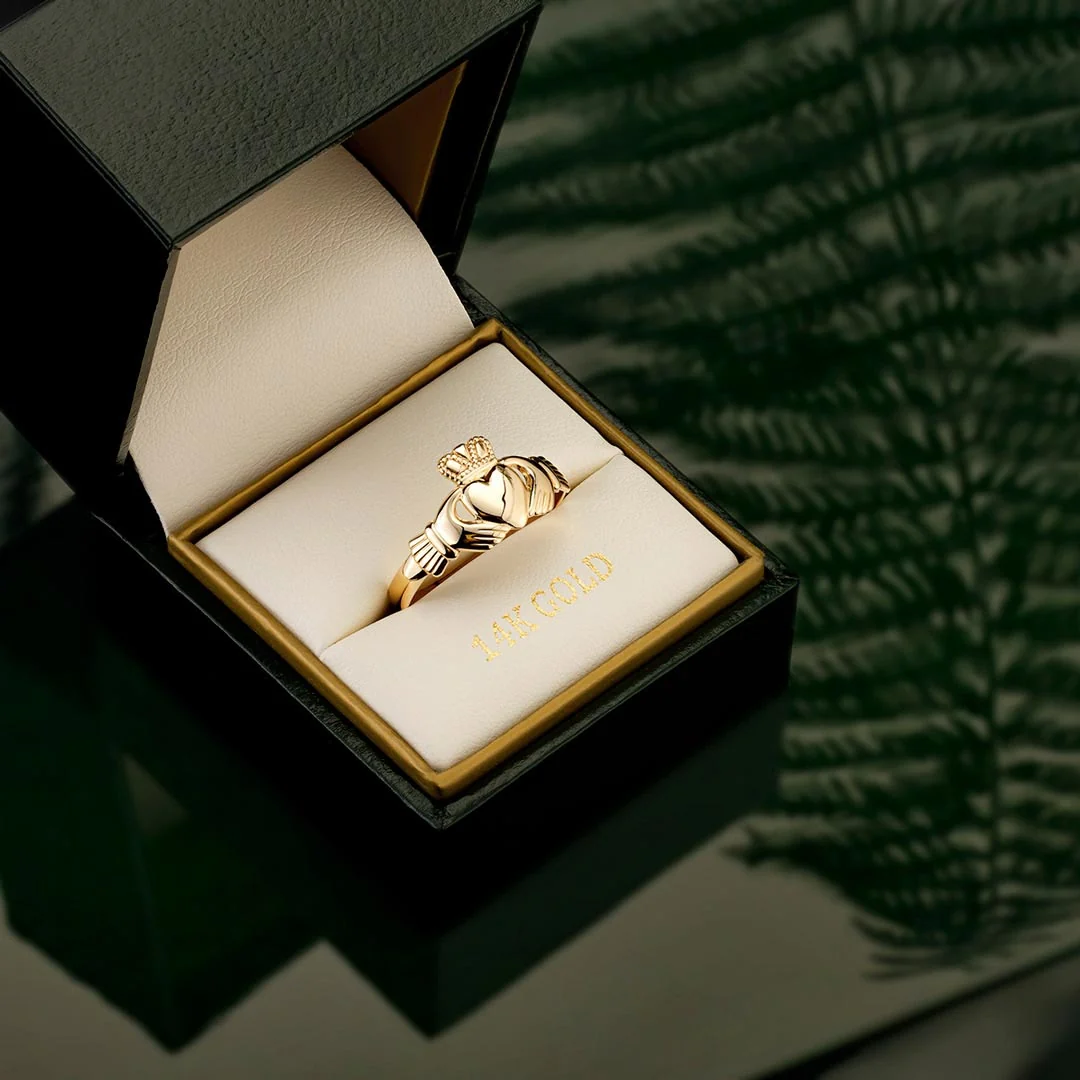 Light Weight Gold Claddagh Ring - Image 5
