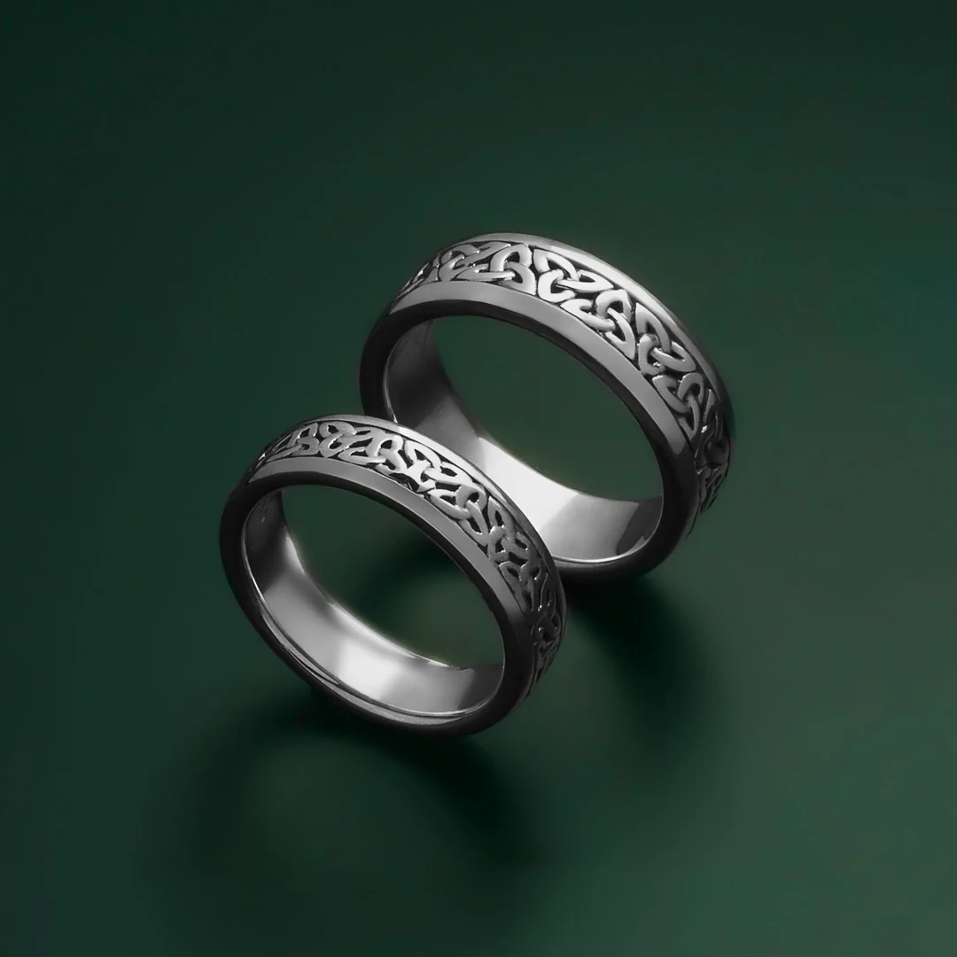 Oxidised Silver Mens Trinity Knot Ring - Image 4