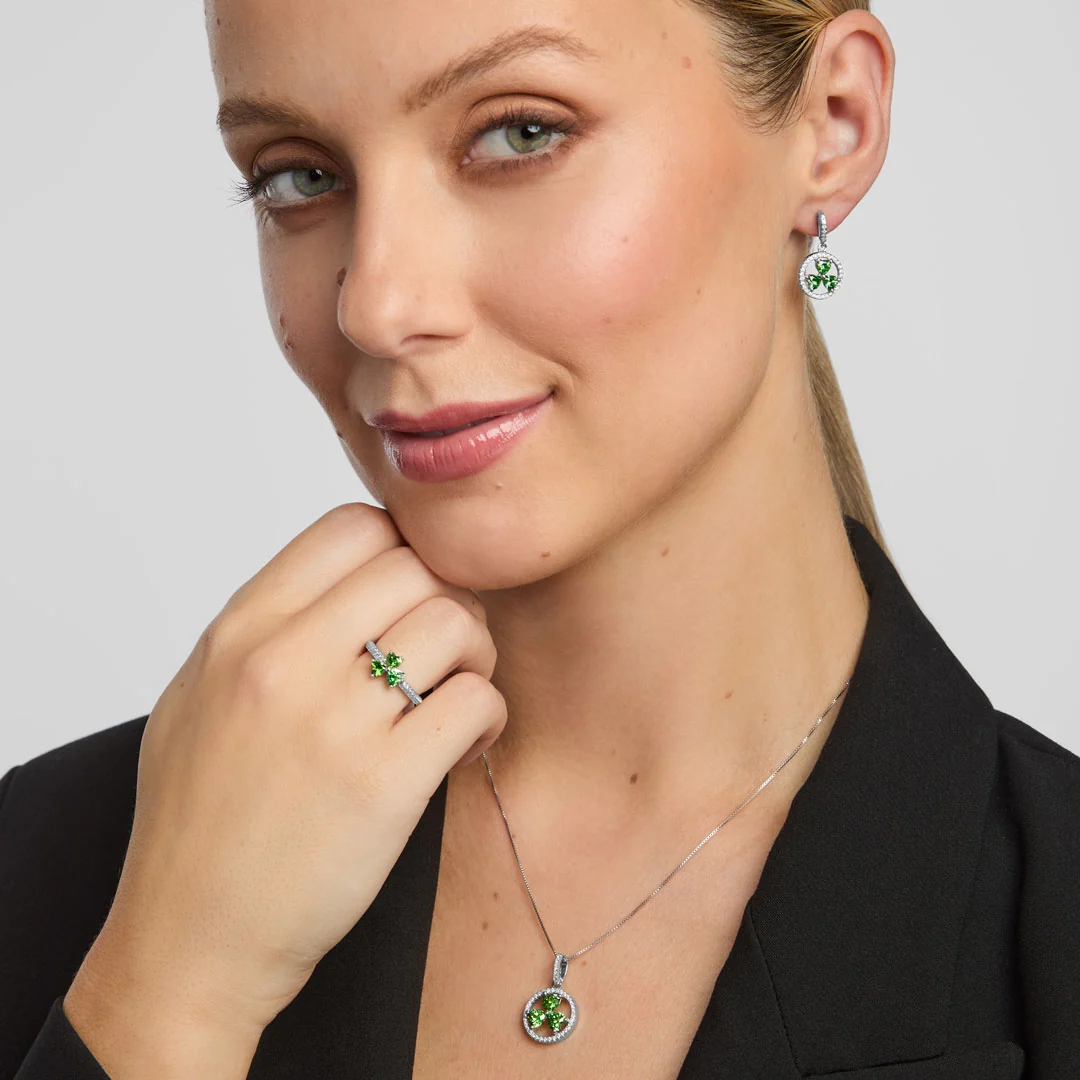 Green Cubic Zirconia Silver Shamrock Circle Necklace - Image 3